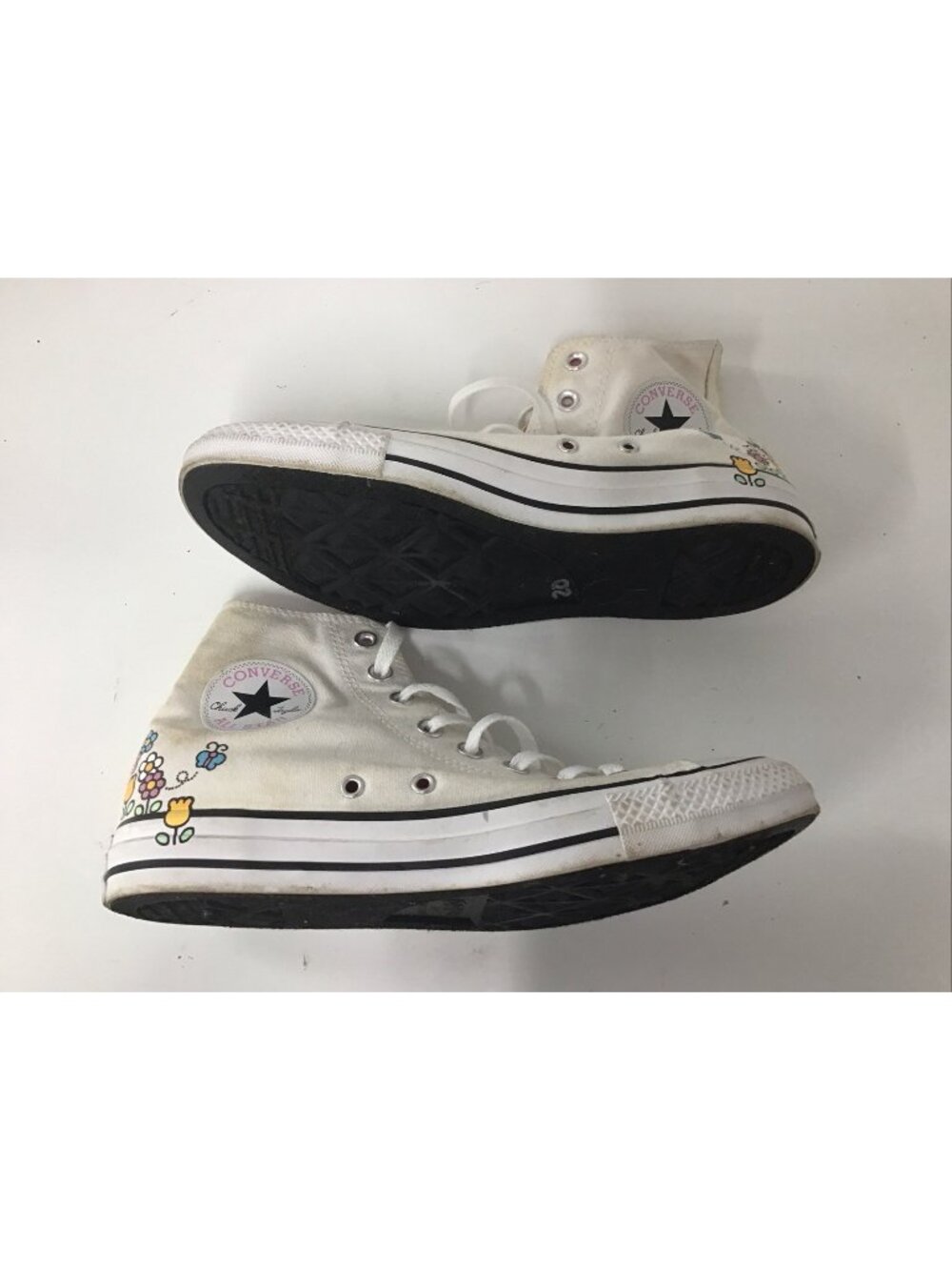 Hello Kitty High Top Converse Women's 6.5 M Chuck Taylor Shoes Limited Edition